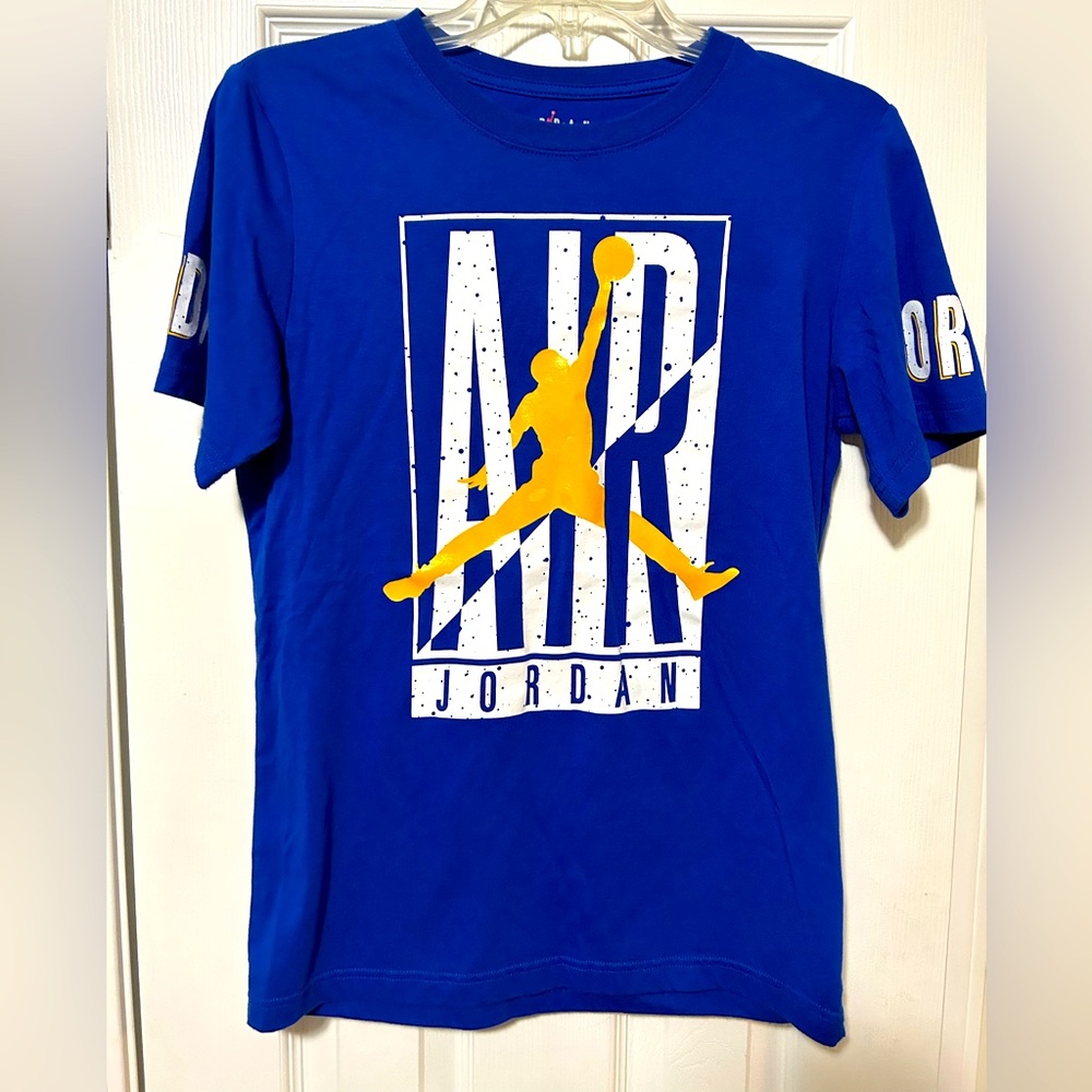 Boys XL Air Jordan tshirt